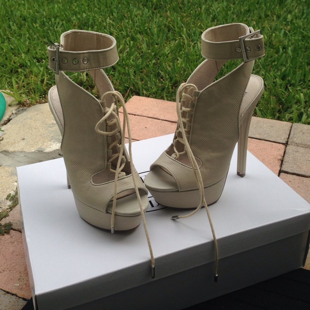 Steve Madden Cream Lace-Up Platform Ankle Strap Heels